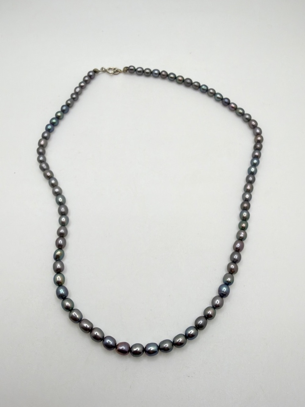 16" of all 5mm (ish) peacock pearls w/ sterling silver c-clasp necklace!